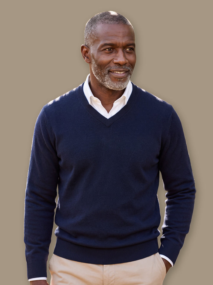 Wallace knit sweater in Navy, studio - Gentlemens Manor